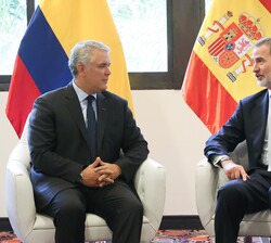 Su Majestad el Rey y el Presidente de la República de Colombia, Iván Duque, durante el encuentro 